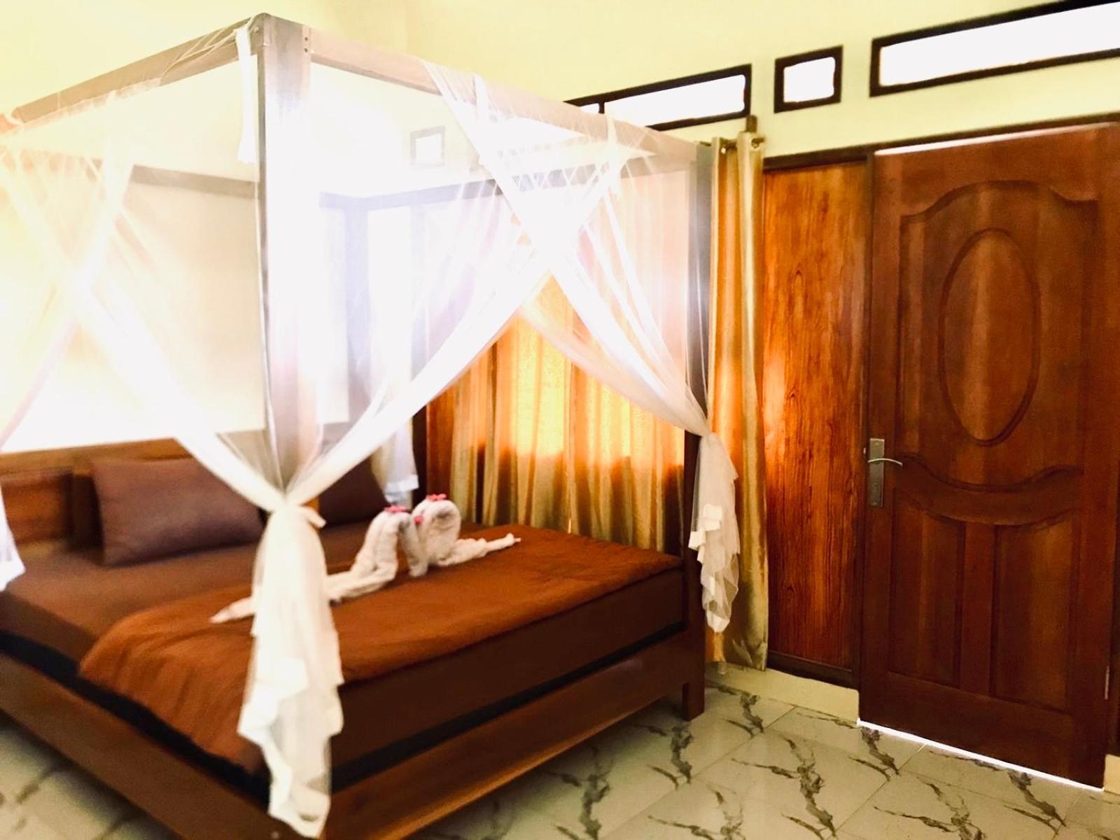R5 Keramba Inn Букит Лаванг Екстериор снимка