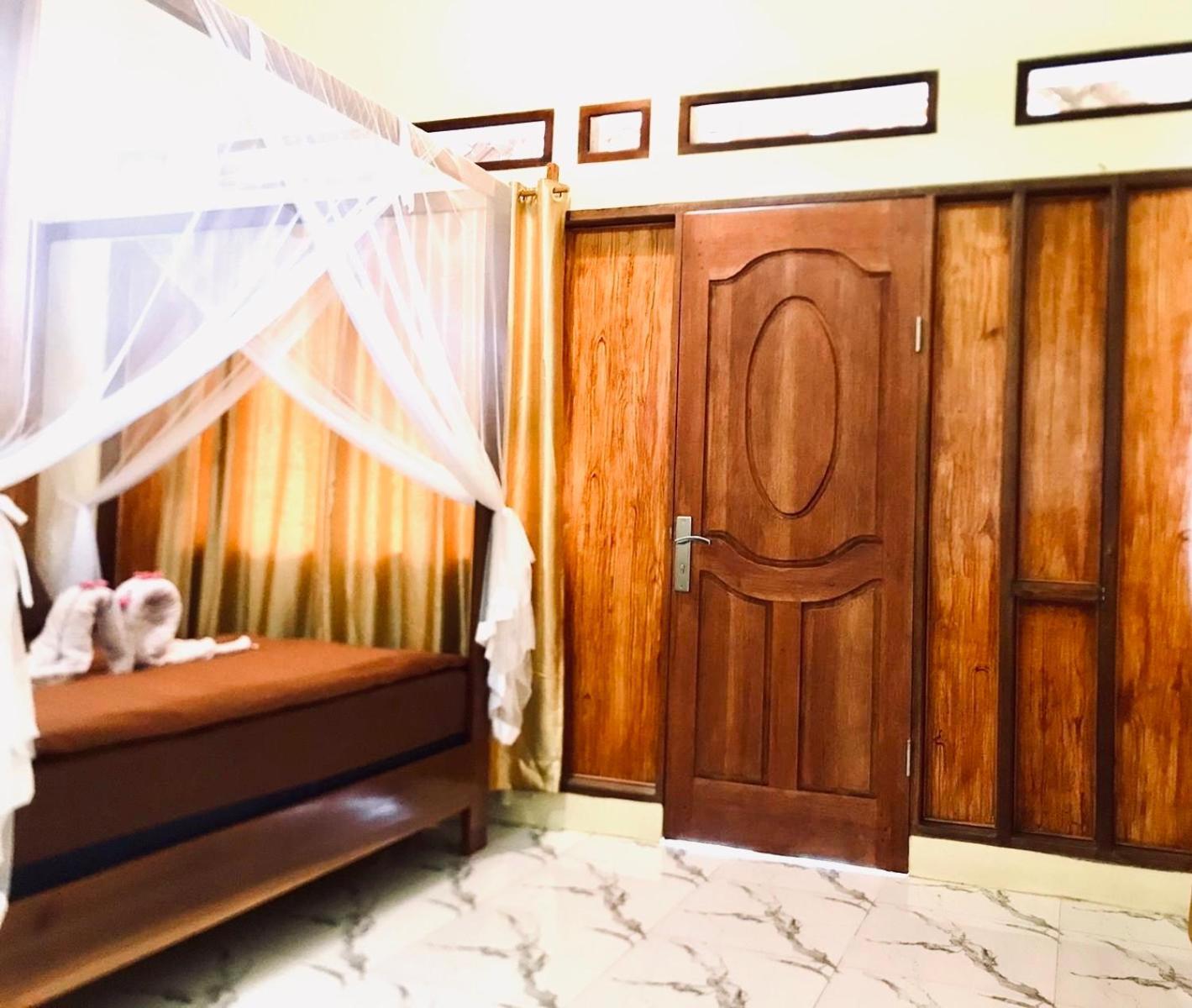 R5 Keramba Inn Букит Лаванг Екстериор снимка