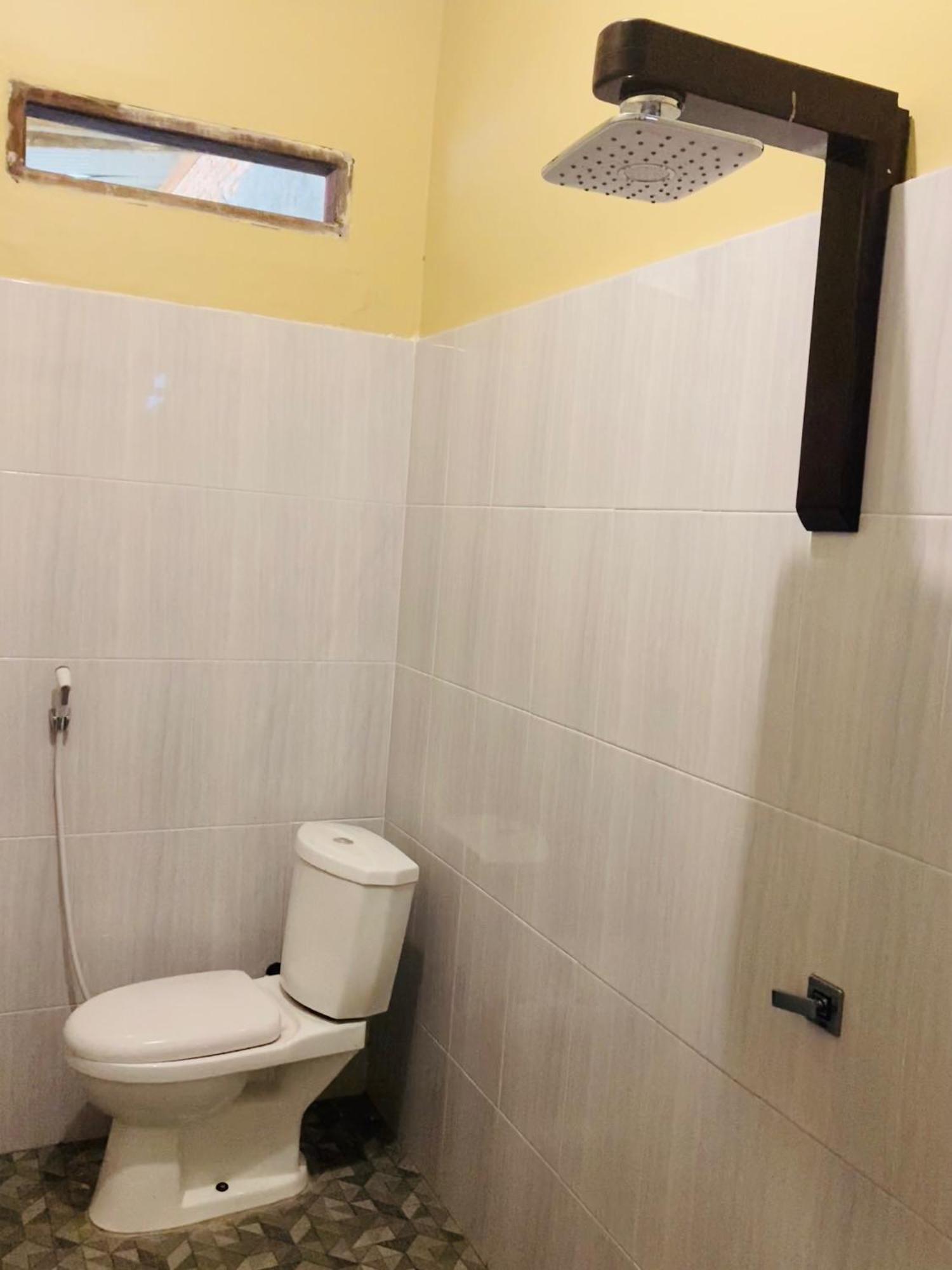 R5 Keramba Inn Букит Лаванг Екстериор снимка