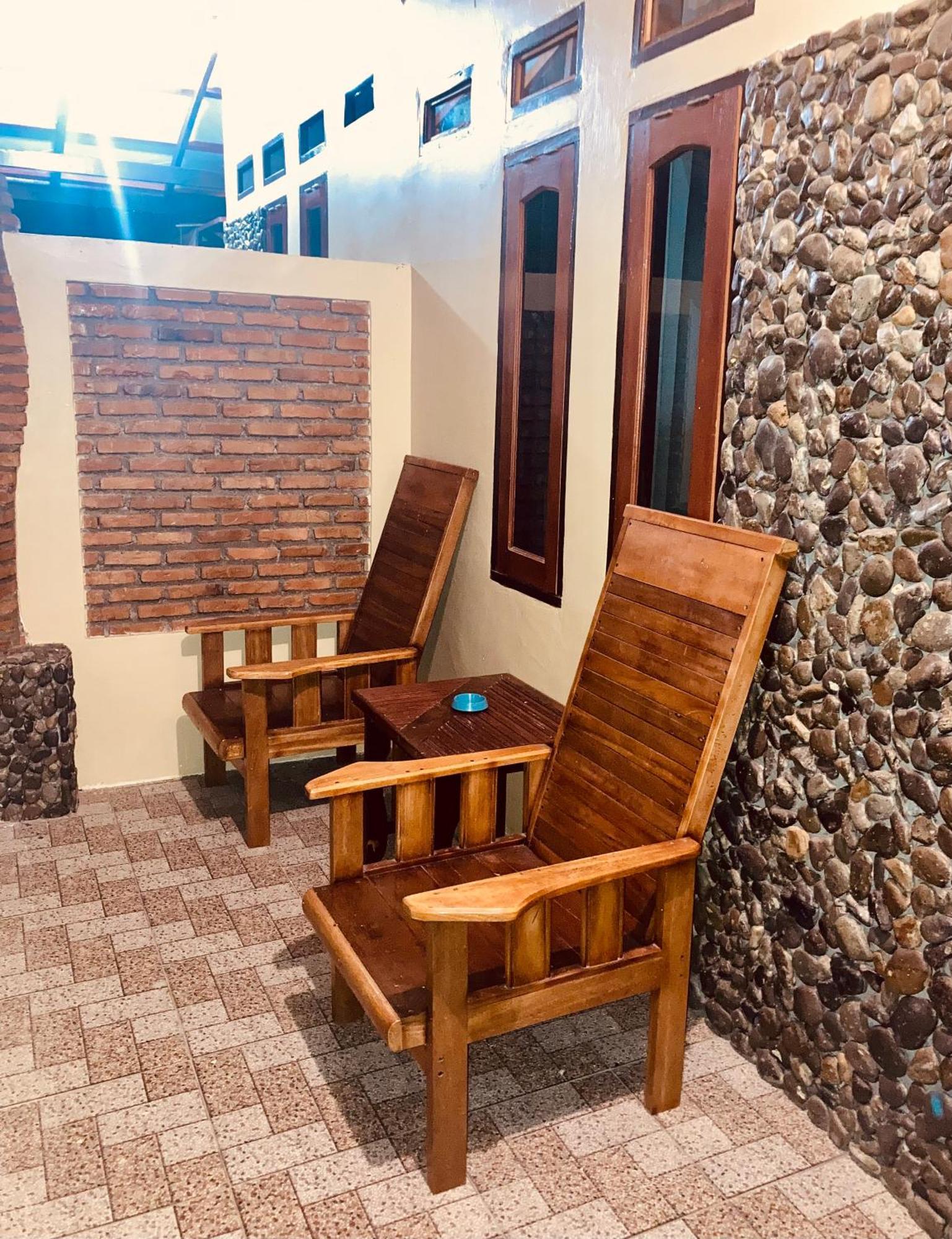R5 Keramba Inn Букит Лаванг Екстериор снимка