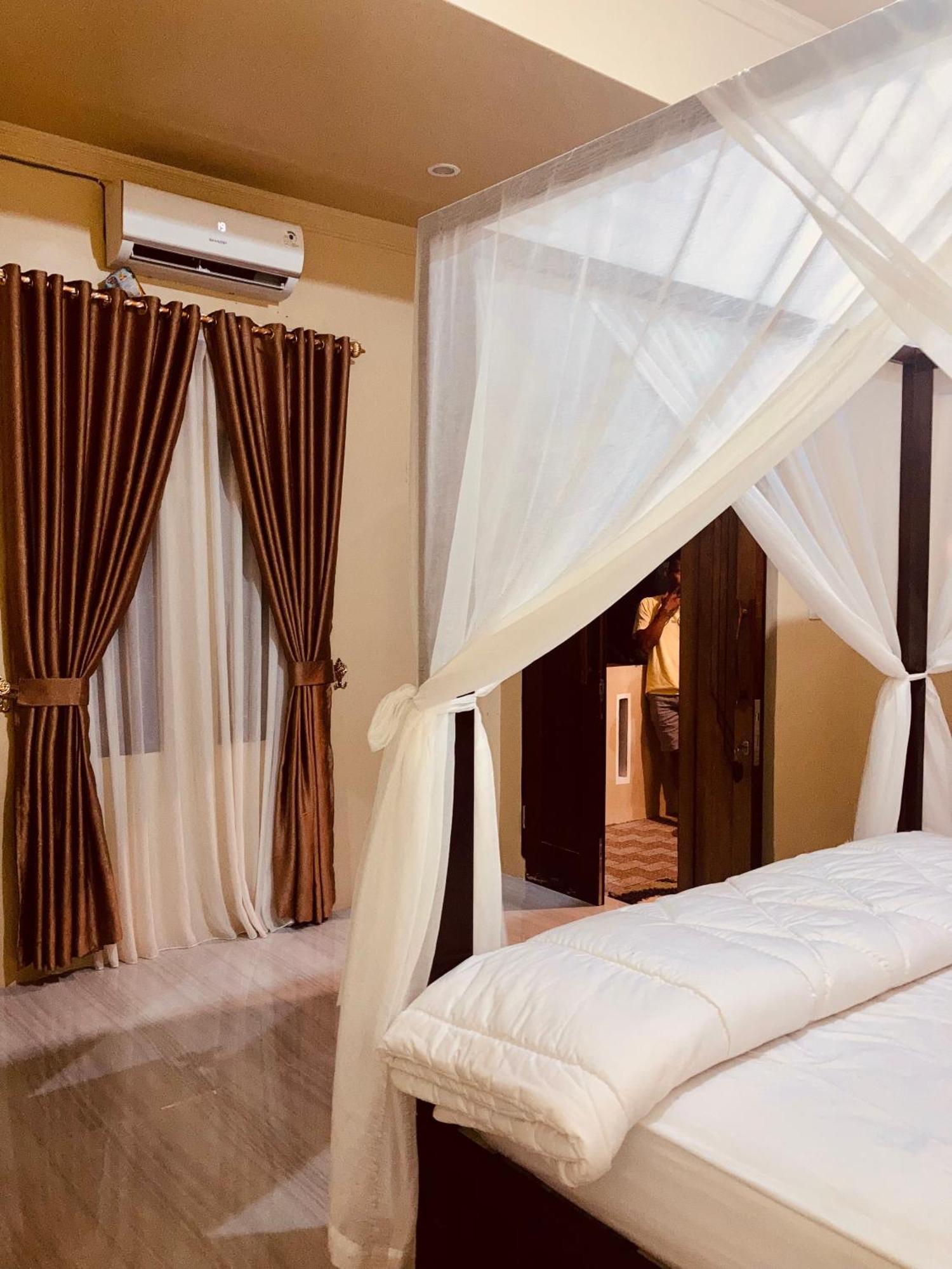 R5 Keramba Inn Букит Лаванг Екстериор снимка